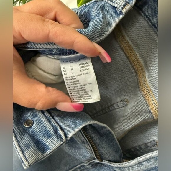 American Eagle Light Blue Jeans - Picture 7 of 9